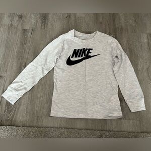 Boys size 6 gray Nike shirt with black logo long sleeve